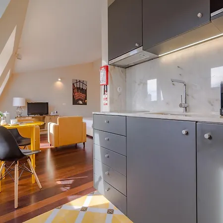 City-center With Modern Comforts Apartment